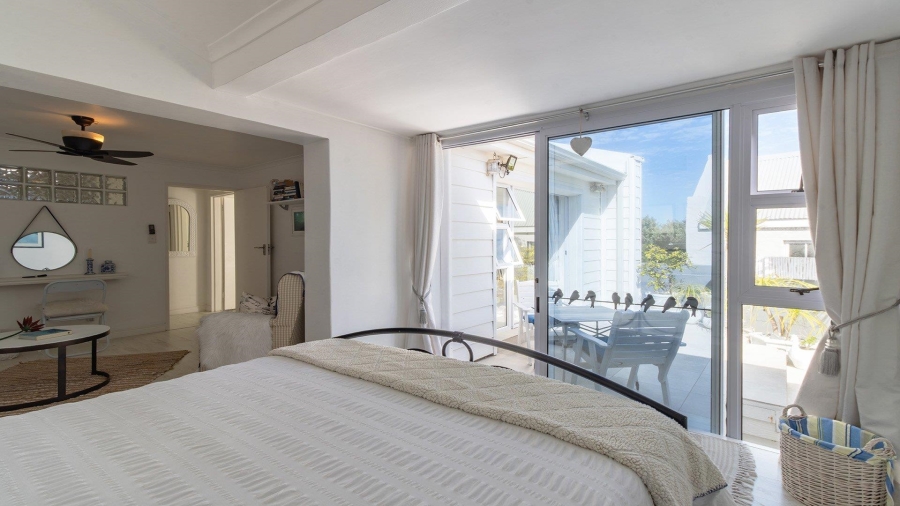 4 Bedroom Property for Sale in Grotto Bay Western Cape